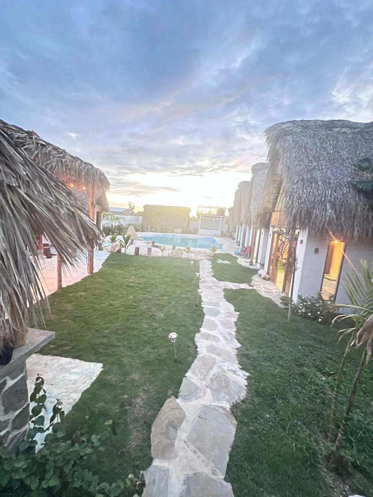 Blue Beach Eco-Hotel By Sanfabini บายาฮิเบ ภายนอก รูปภาพ